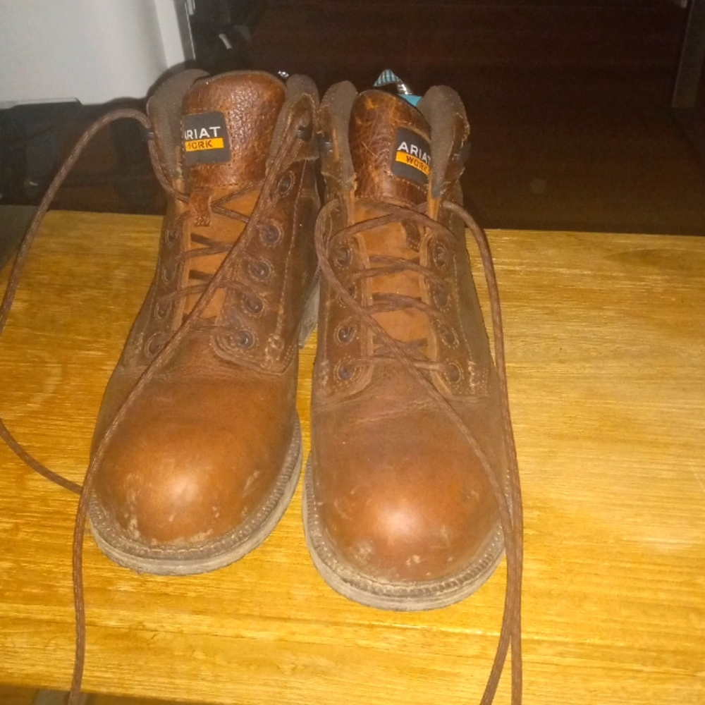 Women's ariat short lace up boots